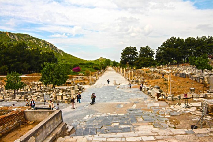 ephesus sightseeing tours arcadian street