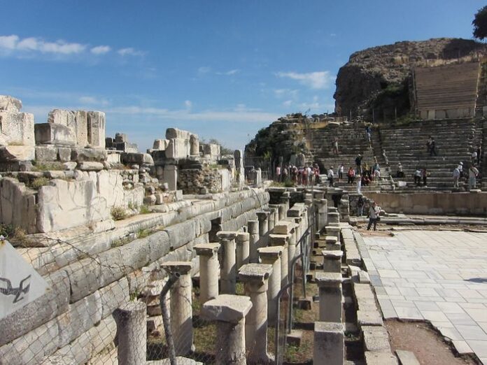 Ephesus_Day_Tour_Ephesus_Theater_101