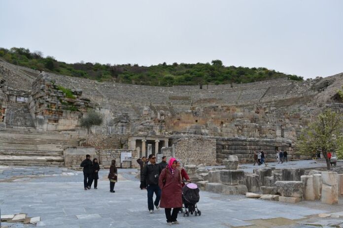 VIP_Ephesu_Tour_Ephesus_Theater_078