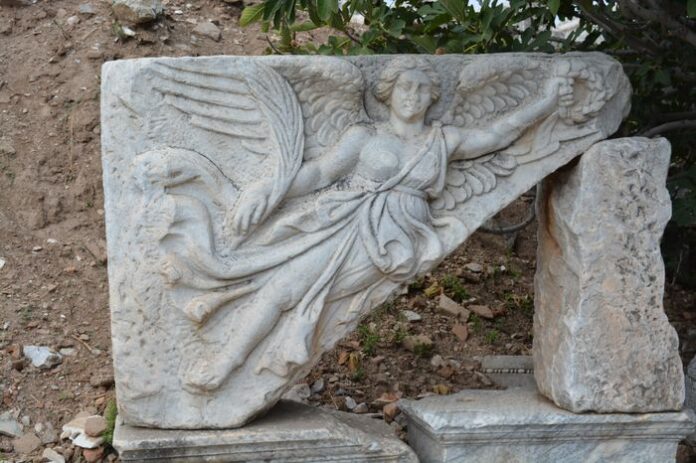 Holland_America_Ephesus_Ephesus_174